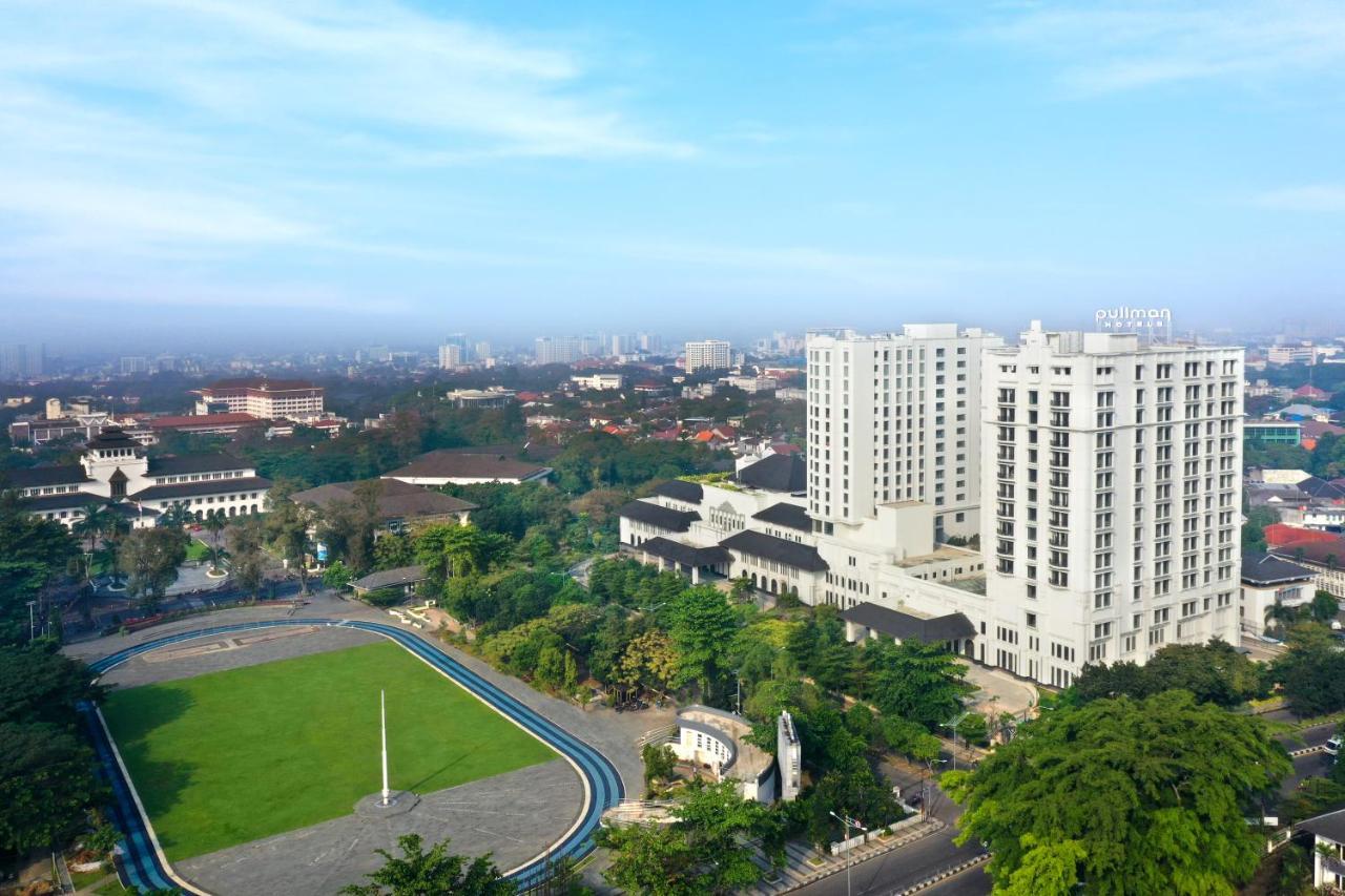 Pullman Bandung Grand Central Exteriör bild