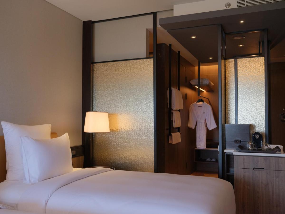 Pullman Bandung Grand Central Exteriör bild
