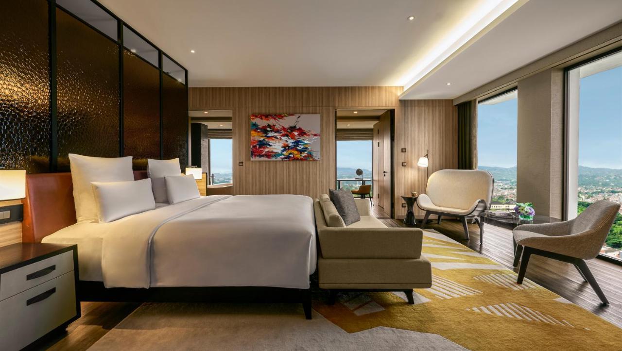 Pullman Bandung Grand Central Exteriör bild