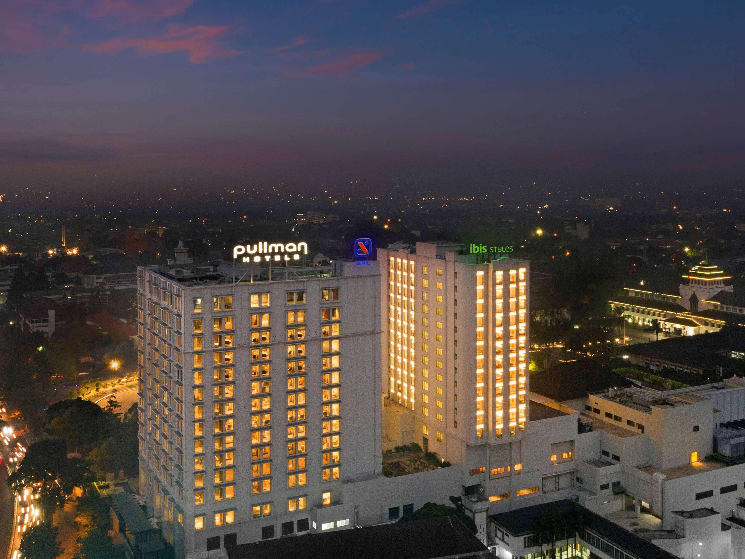 Pullman Bandung Grand Central Exteriör bild